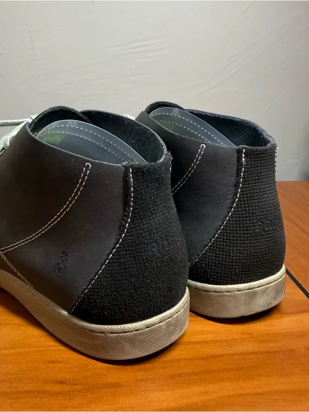 Ahnu‎ Pier 3 Women’s Grey Leather Chukka Boots Lace Up Sneaker Style Comfort W10